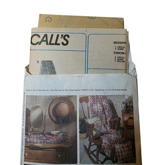 McCall's Home Decorating Yo Yo Quilt Pattern Bedspread Pillows Placemats - Picture 3 of 3